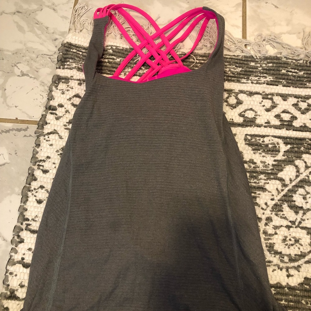 Lululemon Sports Bra Open Back Shirt